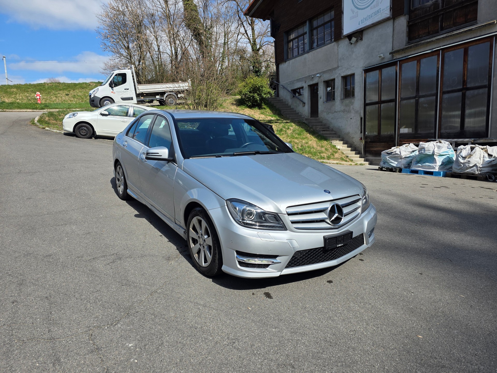 MERCEDES-BENZ C 200 Avantgarde-image-3