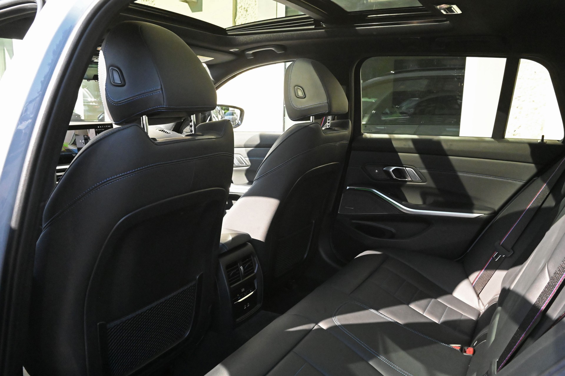 BMW M340i xDrive 48V Touring Steptronic M Sport Pro-image-9