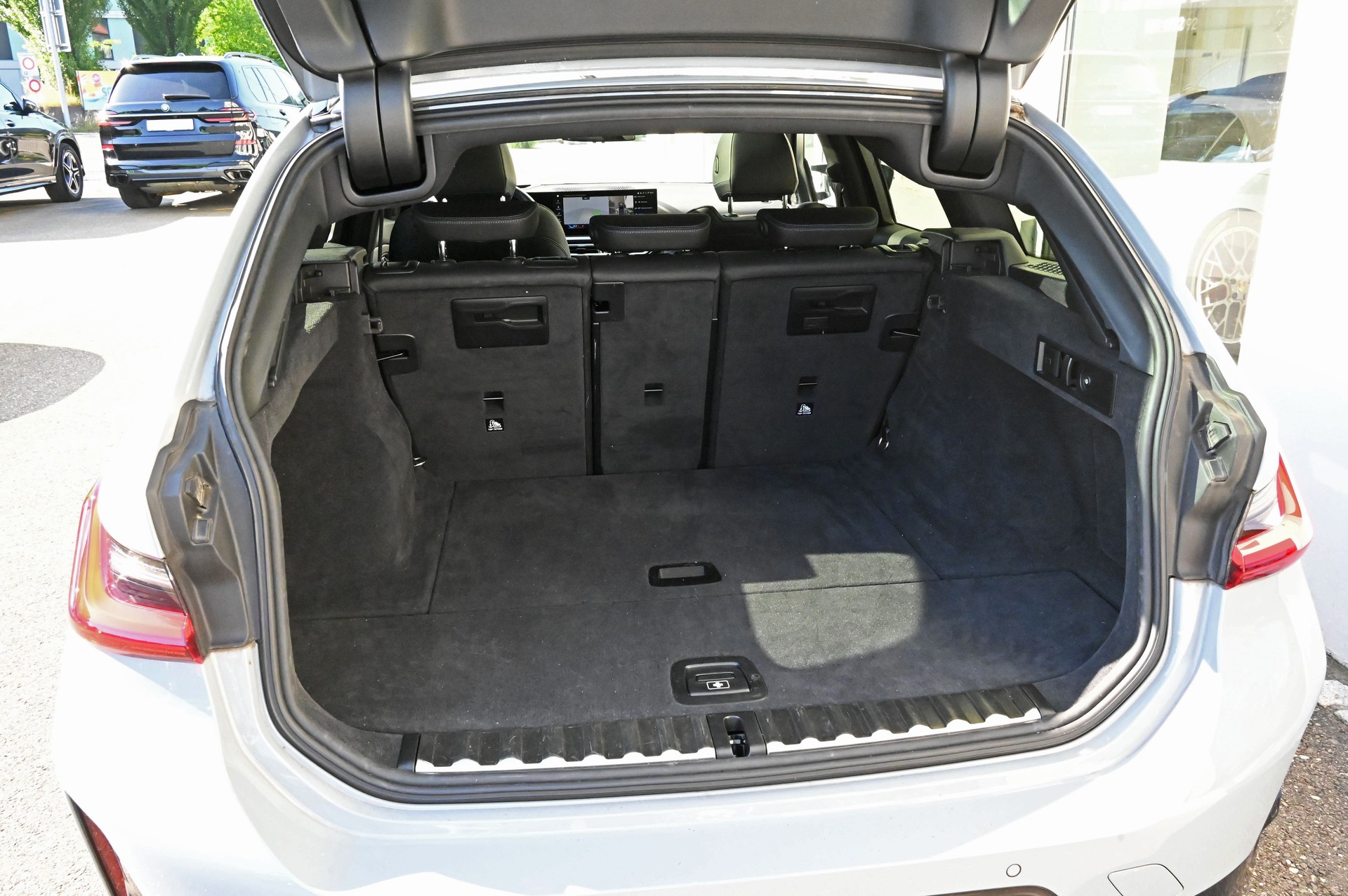 BMW M340i xDrive 48V Touring Steptronic M Sport Pro-image-12