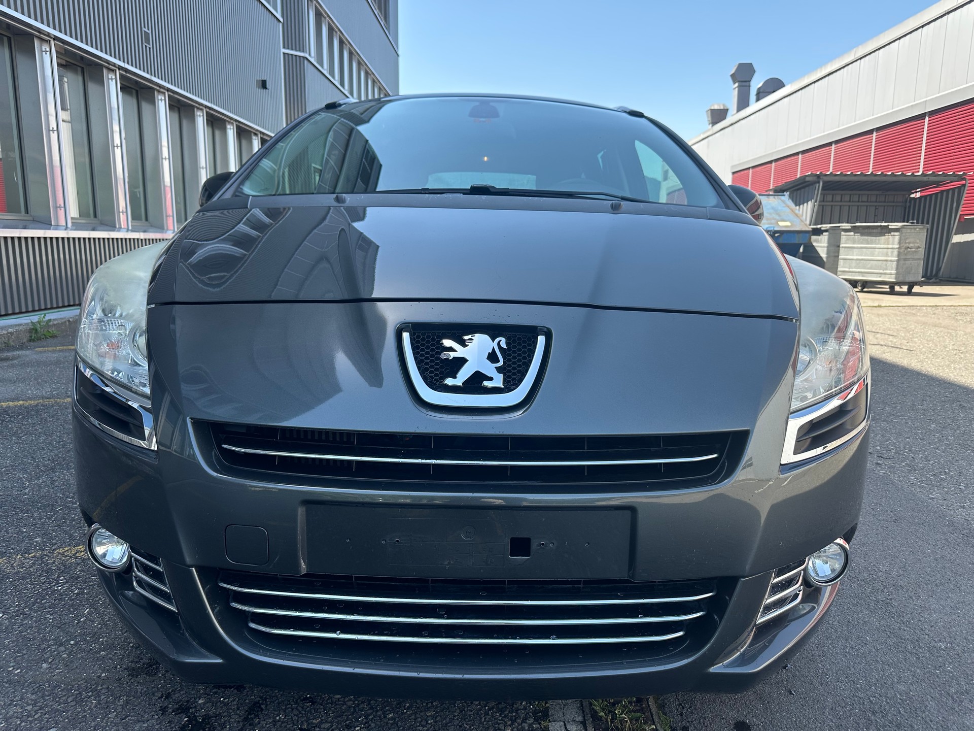 PEUGEOT 5008 1.6 16V T Sport Pack Automatic-image-1