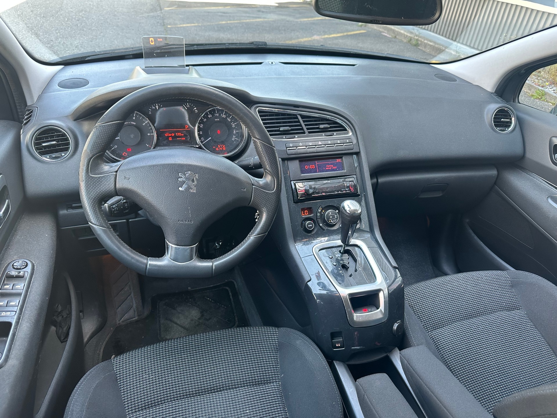 PEUGEOT 5008 1.6 16V T Sport Pack Automatic-image-12