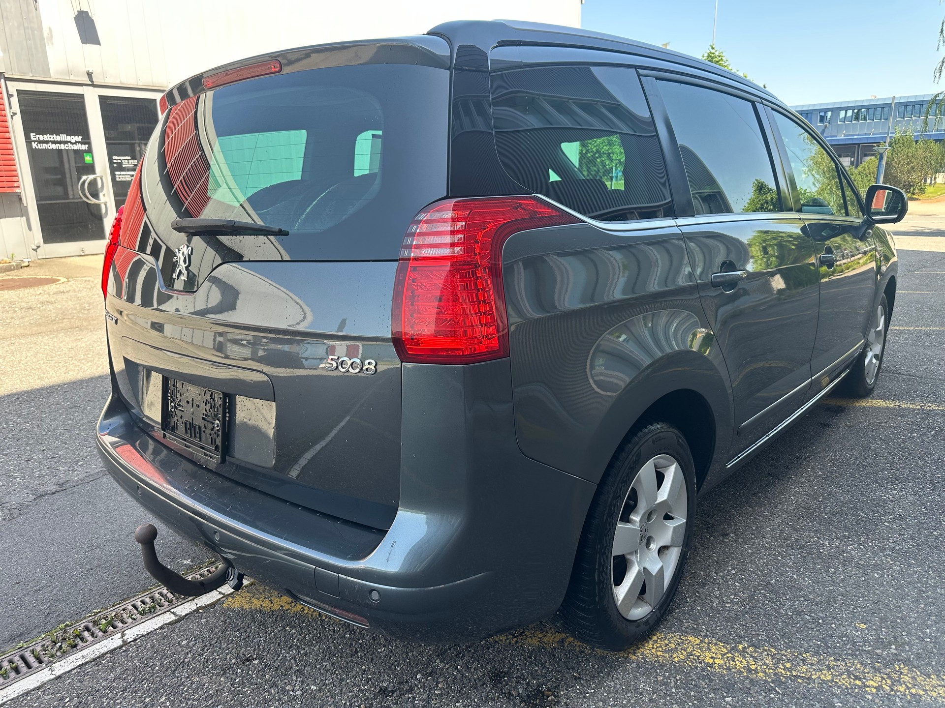 PEUGEOT 5008 1.6 16V T Sport Pack Automatic-image-5