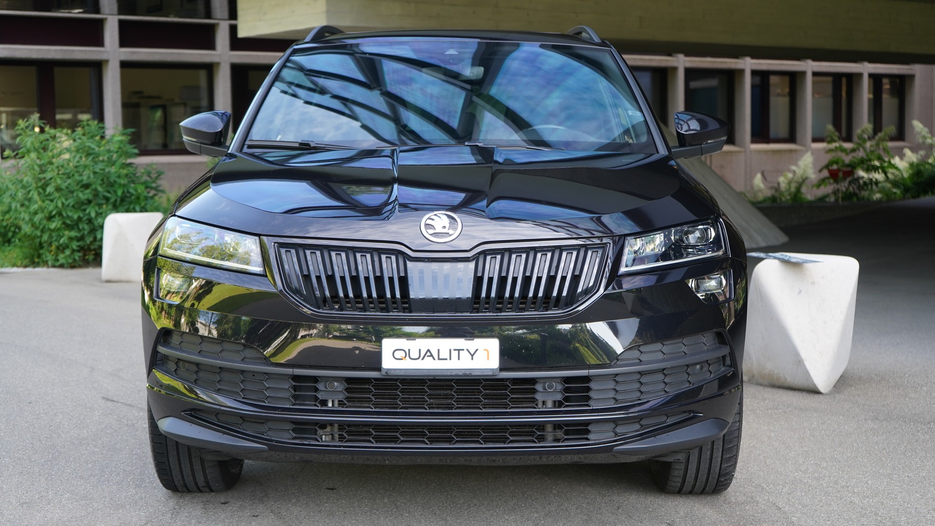 SKODA Karoq 2.0 TSI SportLine 4x4 DSG-image-1