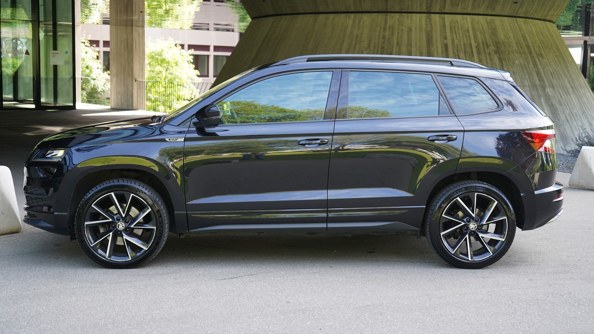 SKODA Karoq 2.0 TSI SportLine 4x4 DSG-image-5