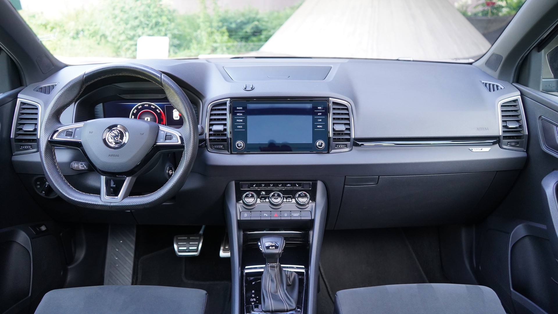 SKODA Karoq 2.0 TSI SportLine 4x4 DSG-image-9