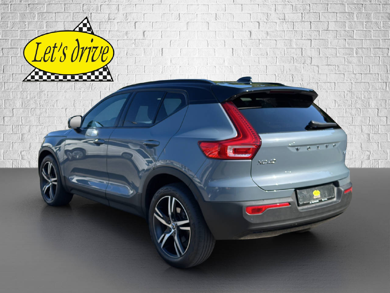 VOLVO XC40 2.0 B4 MH R-Design AWD-image-3