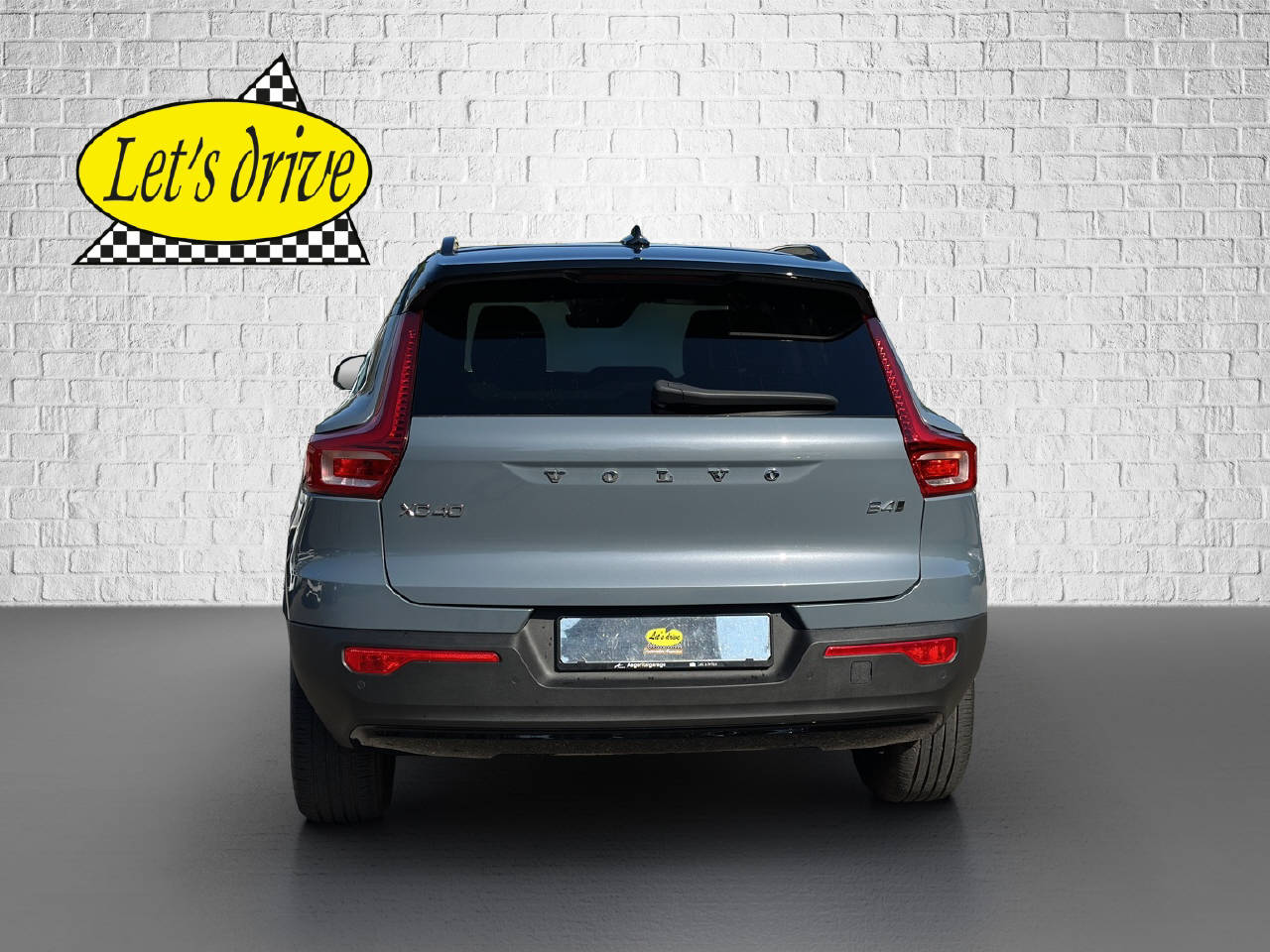 VOLVO XC40 2.0 B4 MH R-Design AWD-image-4