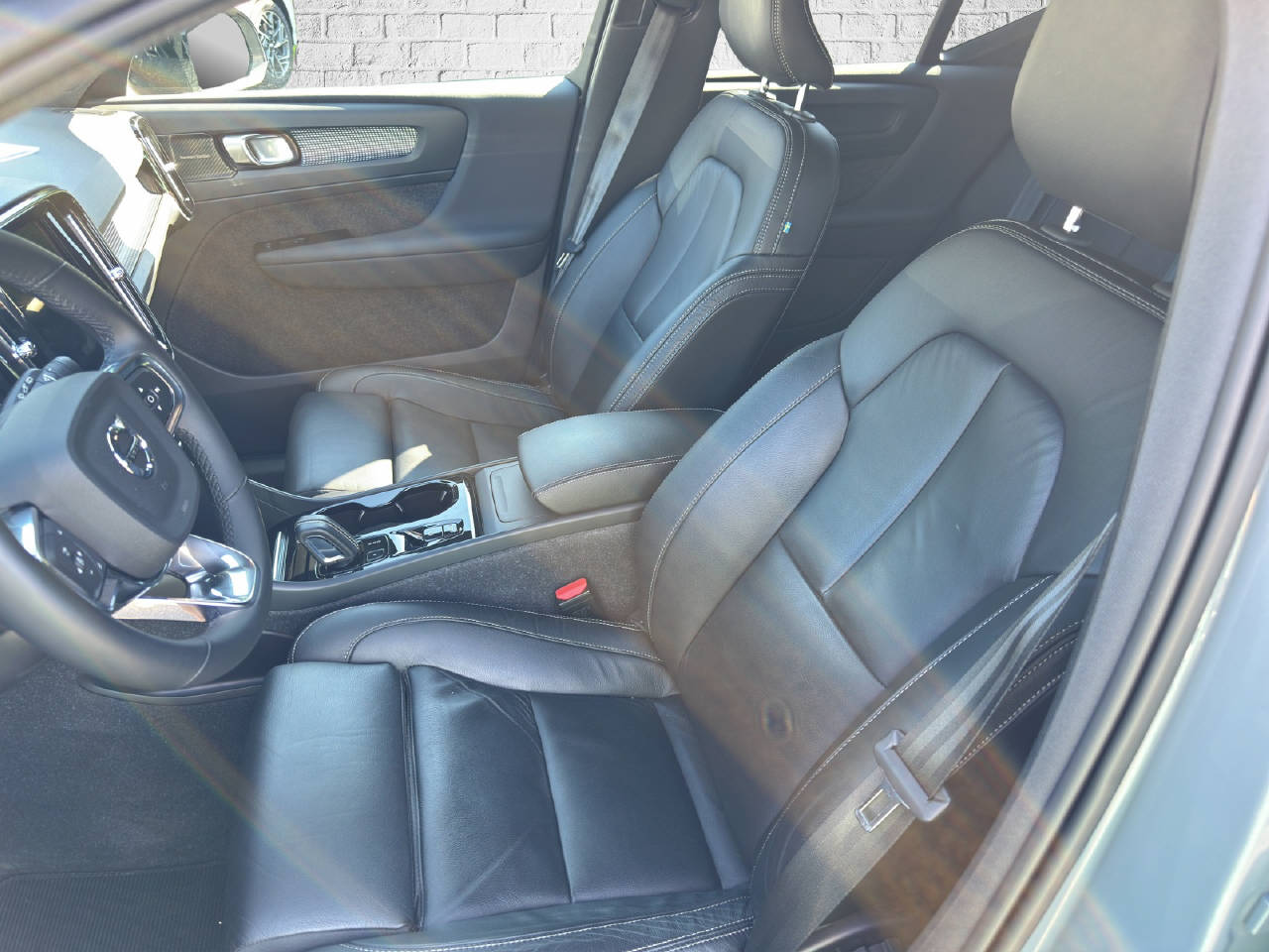 VOLVO XC40 2.0 B4 MH R-Design AWD-image-7