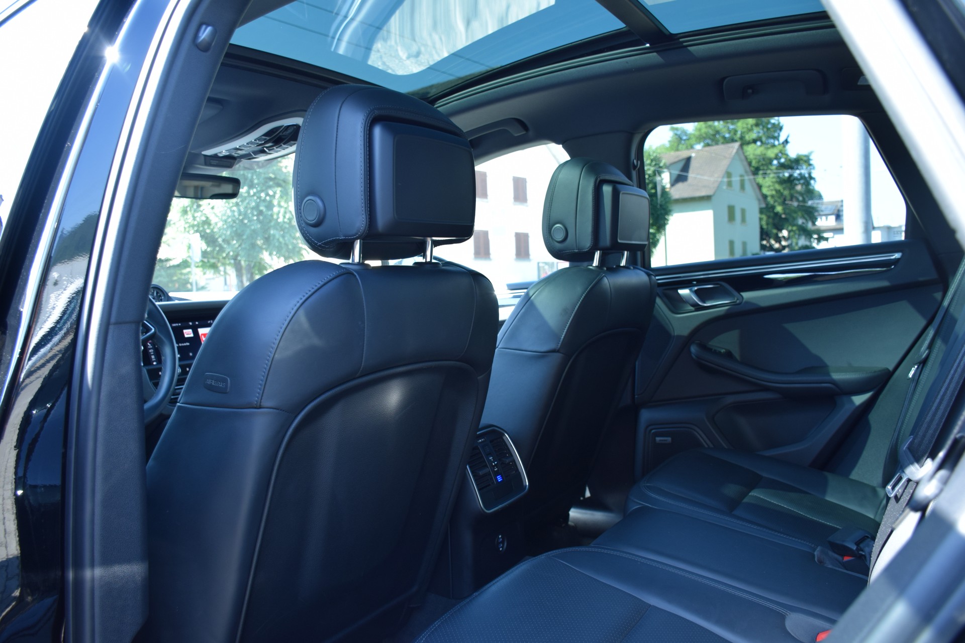 PORSCHE Macan S PDK-image-15