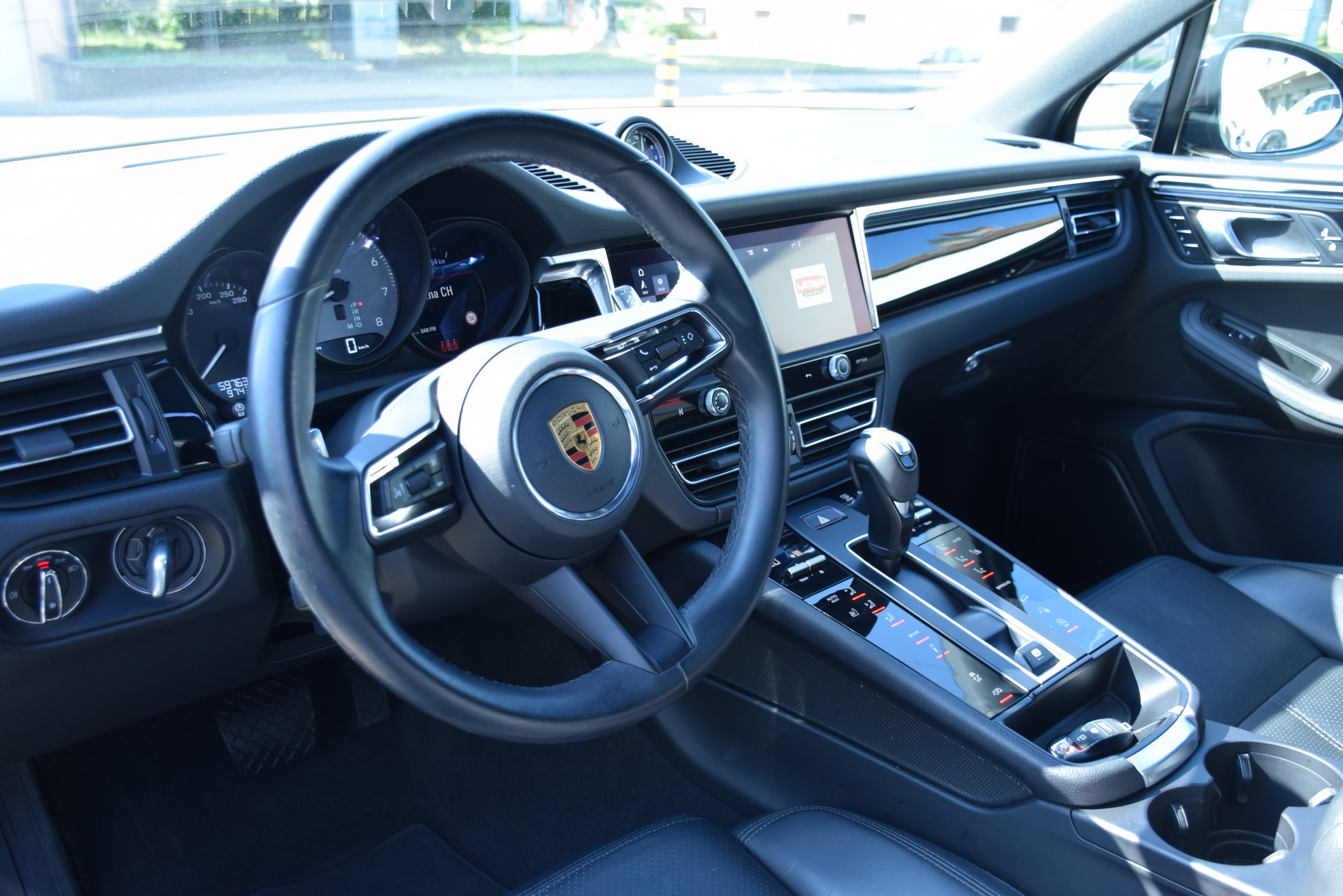 PORSCHE Macan S PDK-image-10