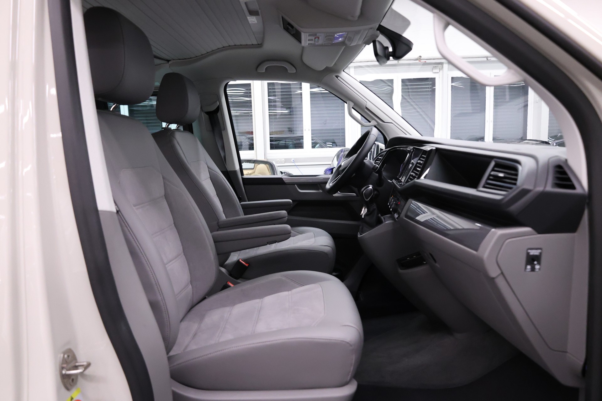 VW T6.1 California 3000 2.0 TDI 204 Ocean DSG 4m-image-18