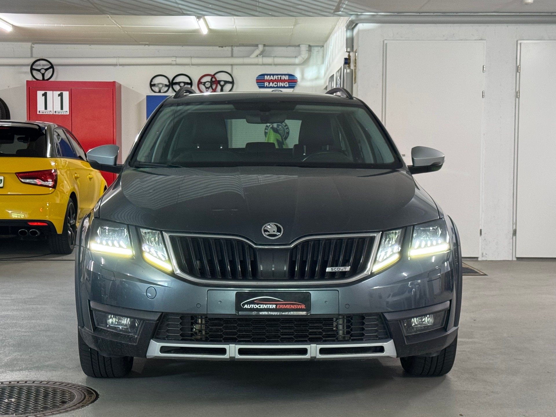 SKODA Octavia Combi 1.8 TSI Scout 4x4 DSG-image-1