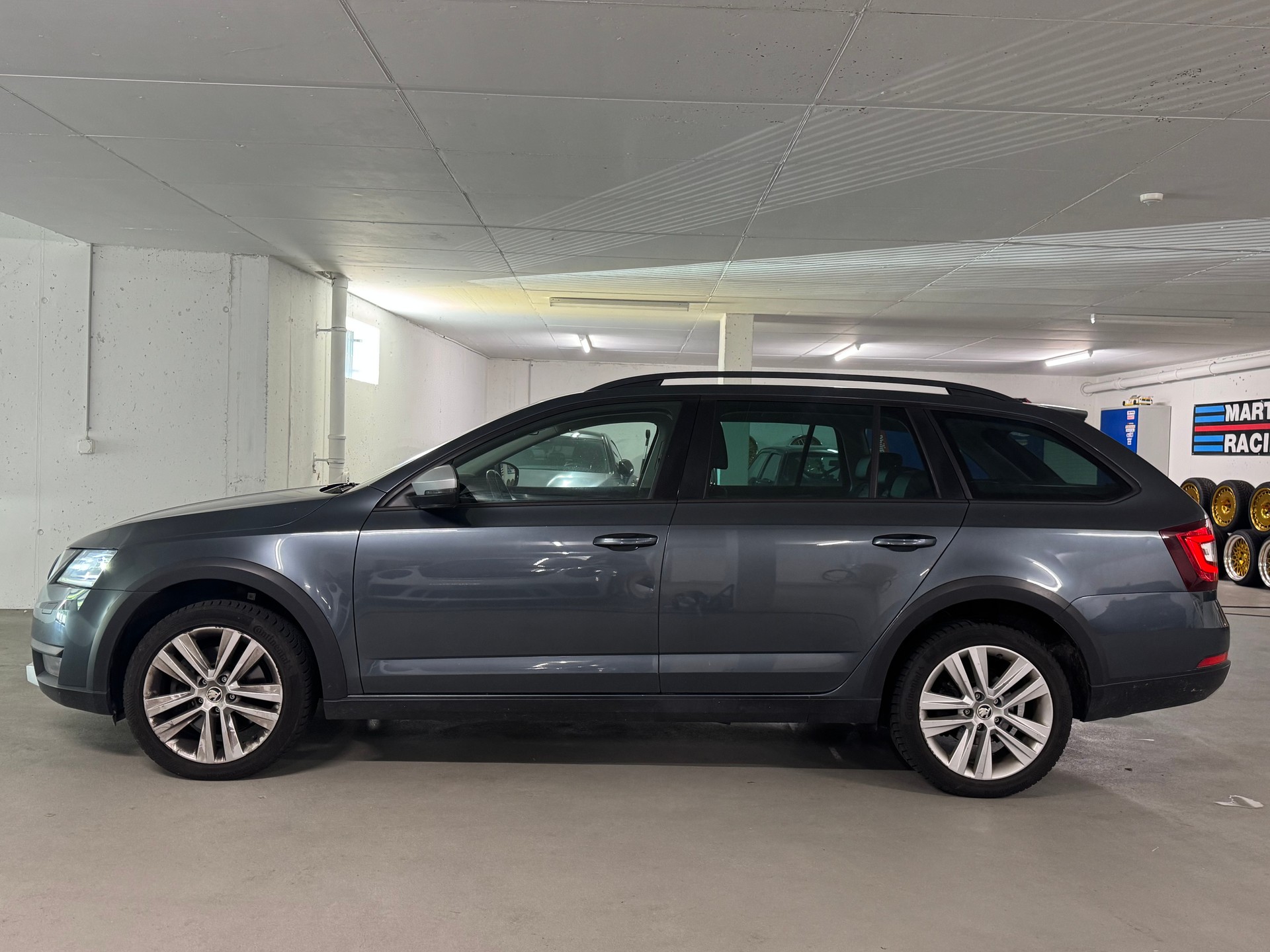 SKODA Octavia Combi 1.8 TSI Scout 4x4 DSG-image-3