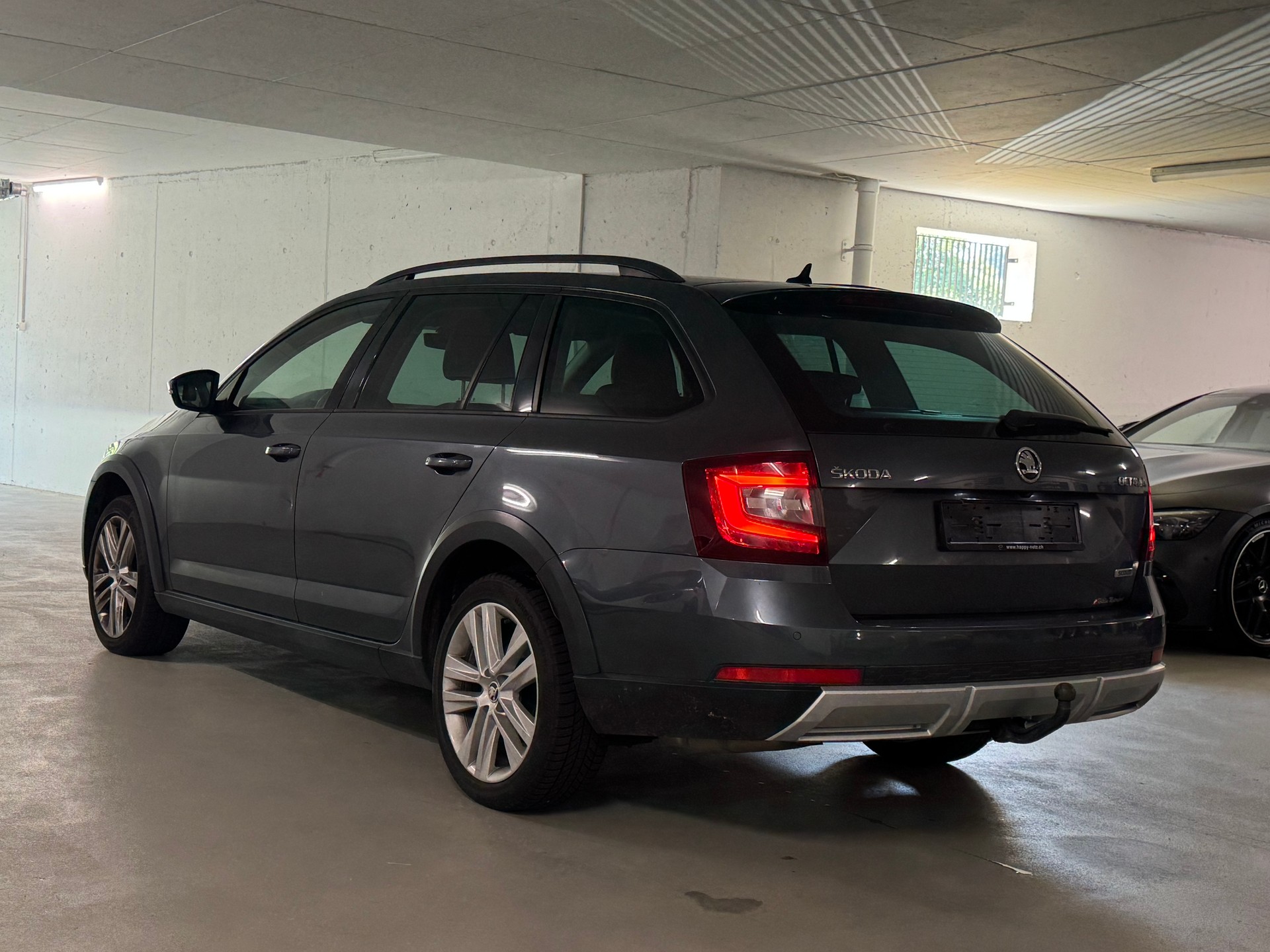 SKODA Octavia Combi 1.8 TSI Scout 4x4 DSG-image-4