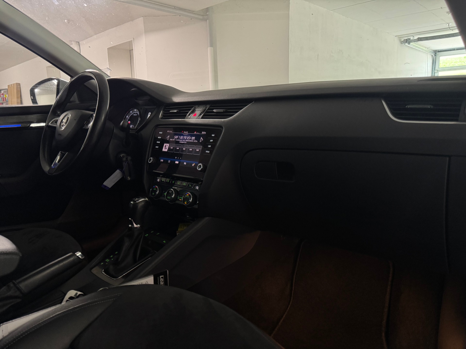 SKODA Octavia Combi 1.8 TSI Scout 4x4 DSG-image-12