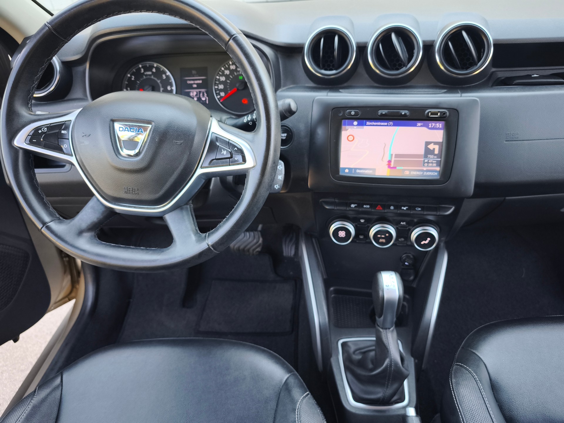 DACIA Duster dCi 110 Prestige 4x2 EDC-image-9