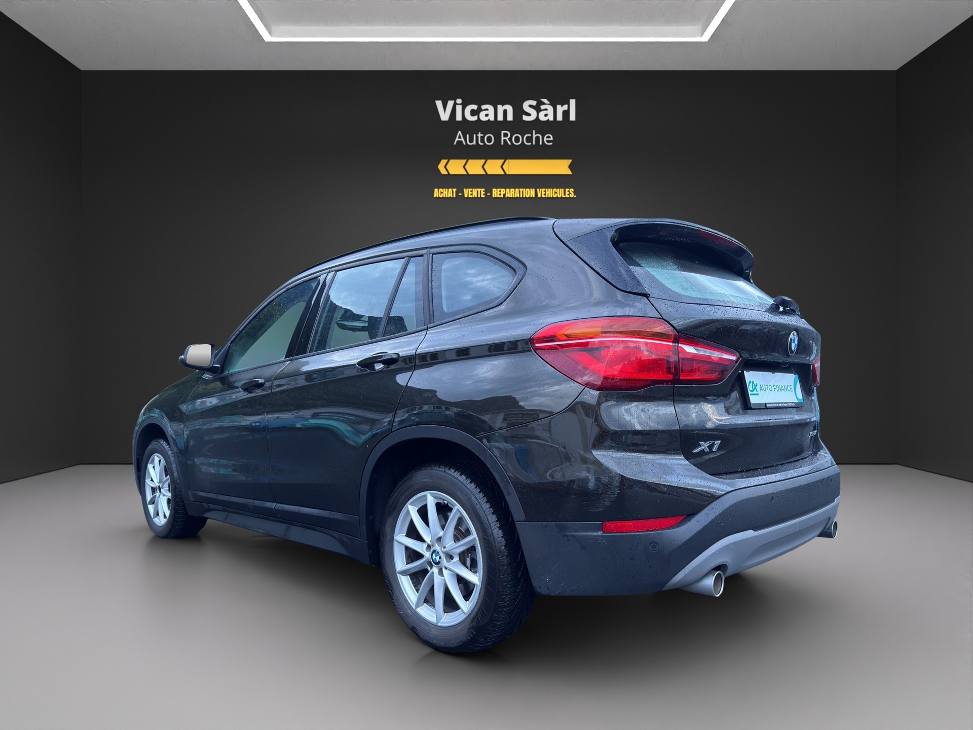 BMW X1 xDrive 20i Steptronic-image-6
