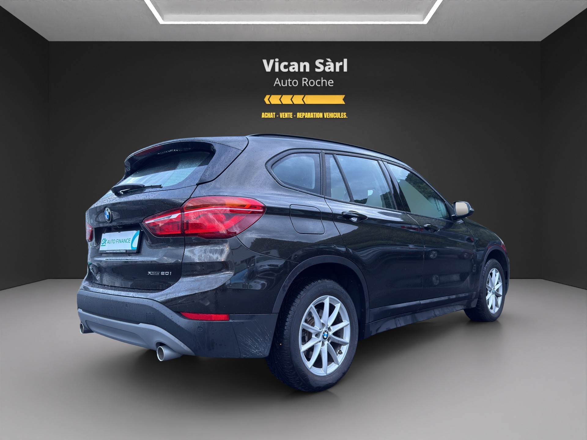BMW X1 xDrive 20i Steptronic-image-5