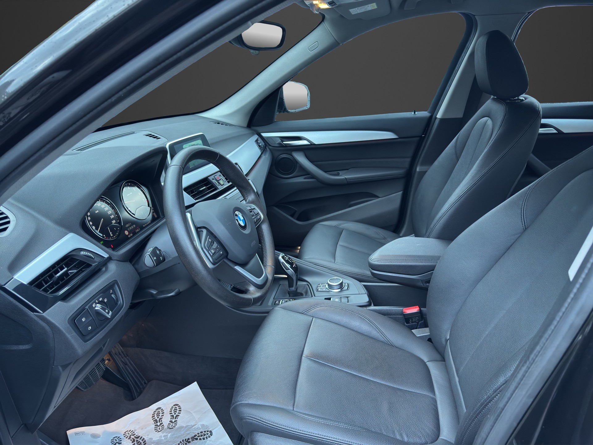 BMW X1 xDrive 20i Steptronic-image-9
