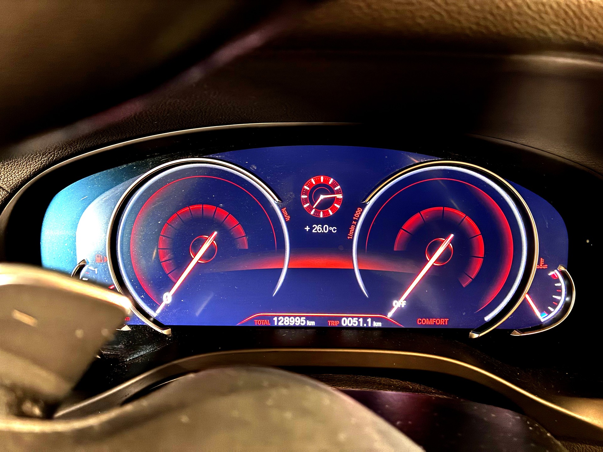 BMW 30i xDrive-image-5