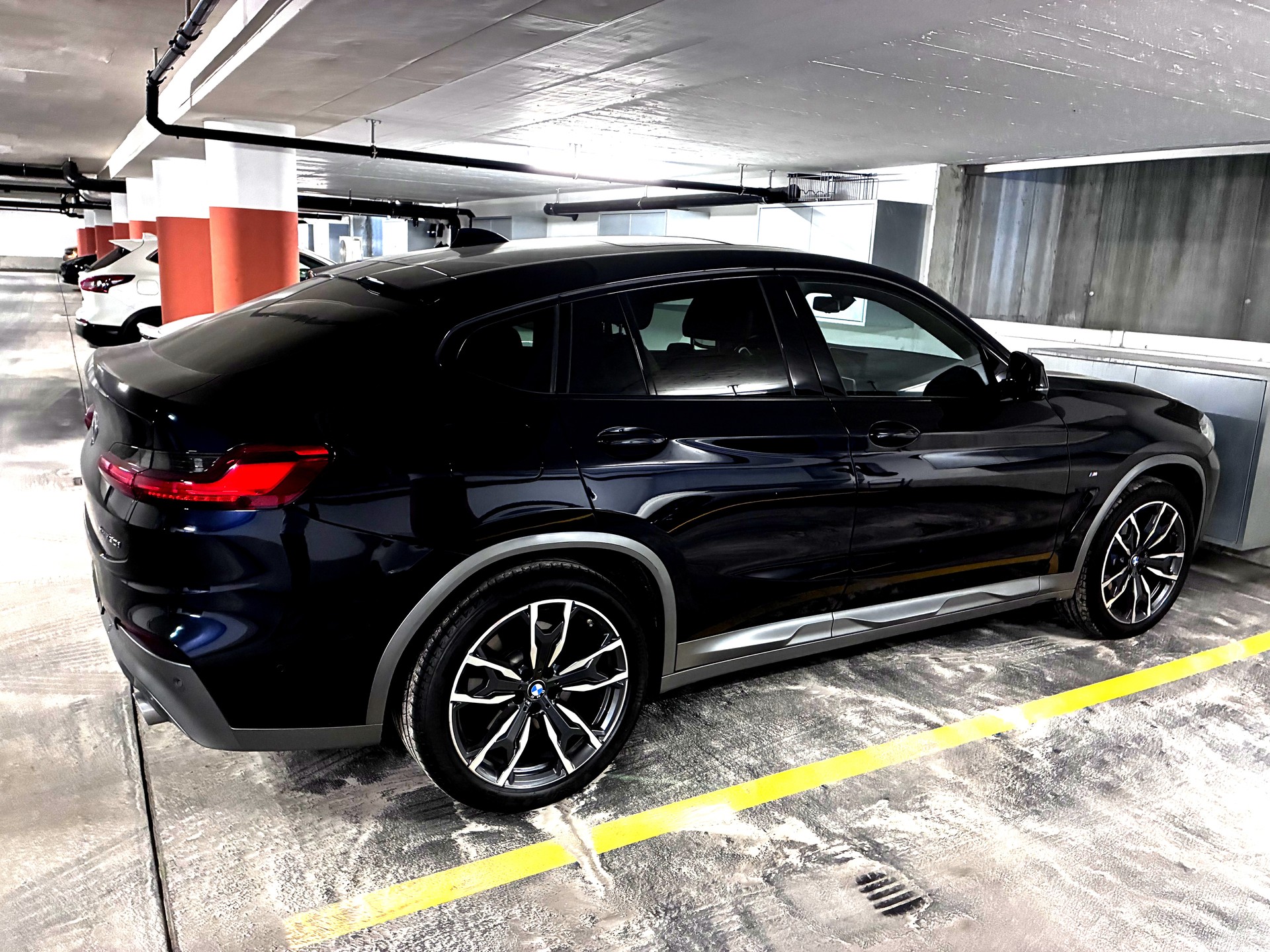 BMW 30i xDrive-image-3