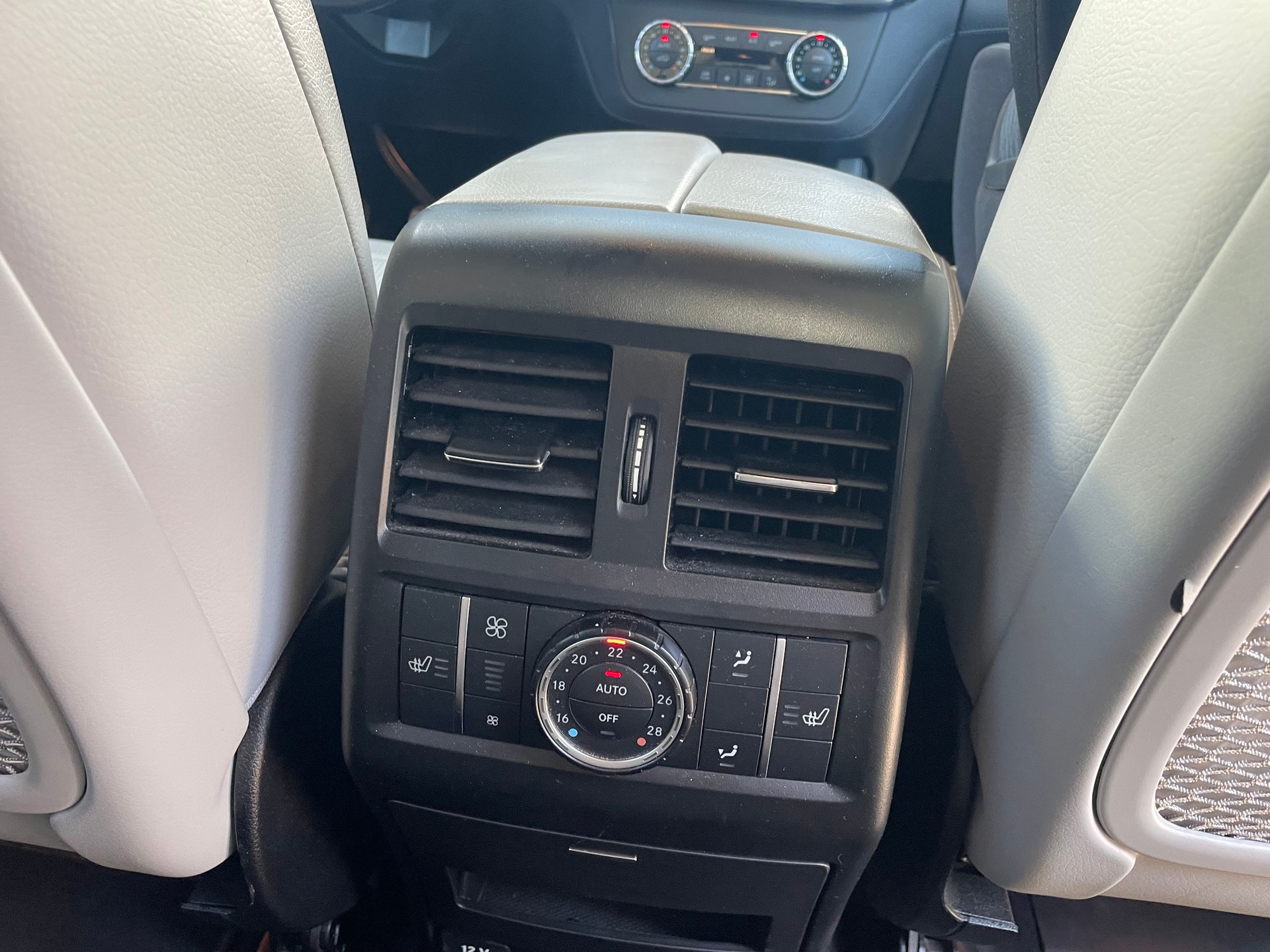 MERCEDES-BENZ ML 63 AMG Executive 4Matic Speedshift-image-7