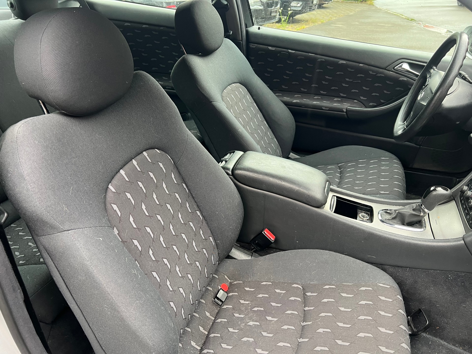 MERCEDES-BENZ C 220 CDI-image-4