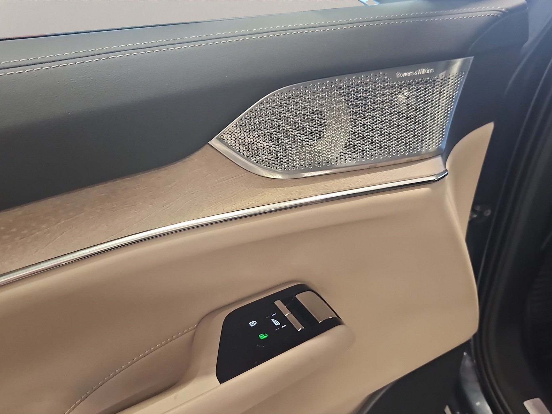 VOLVO EX90 Twin Performance Ultra AWD-image-16