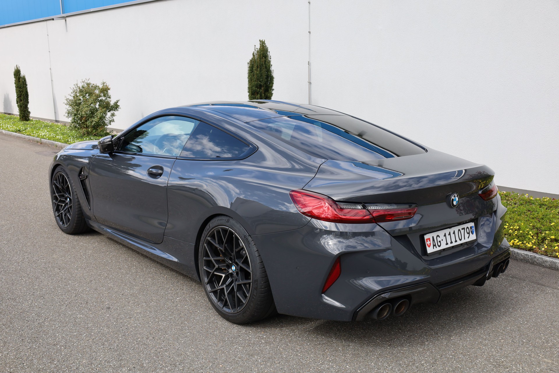 BMW M8 Competition xDrive-image-3