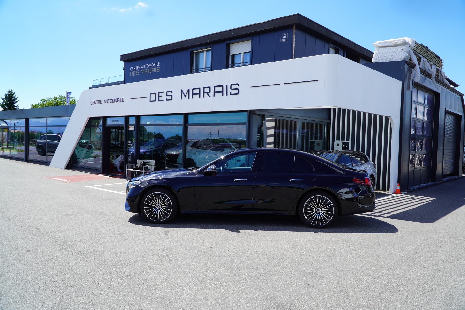 MERCEDES-BENZ E 400 e 4Matic 9G-Tronic-image-4