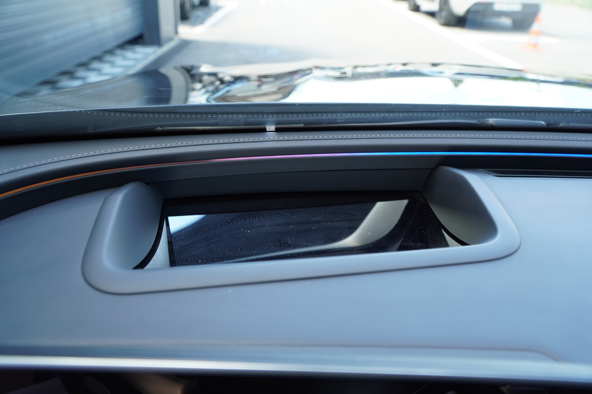 MERCEDES-BENZ E 400 e 4Matic 9G-Tronic-image-18