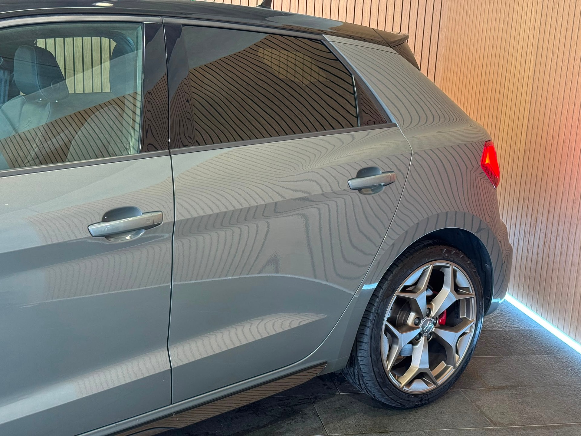 AUDI A1 Sportback 35 TFSI S Line S-tronic-image-3