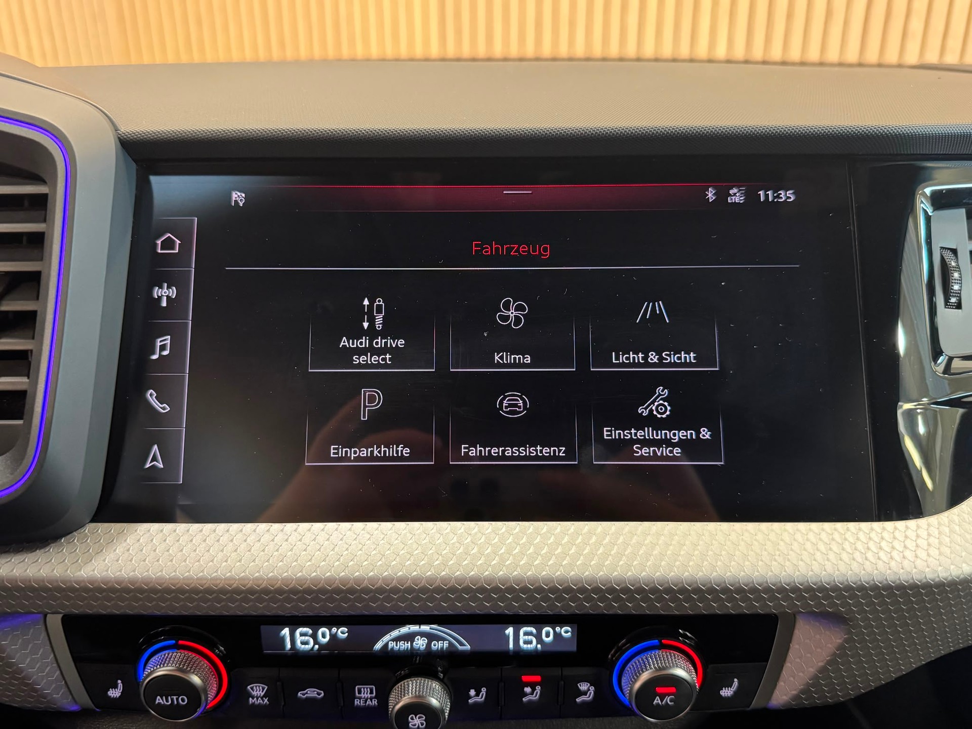 AUDI A1 Sportback 35 TFSI S Line S-tronic-image-16