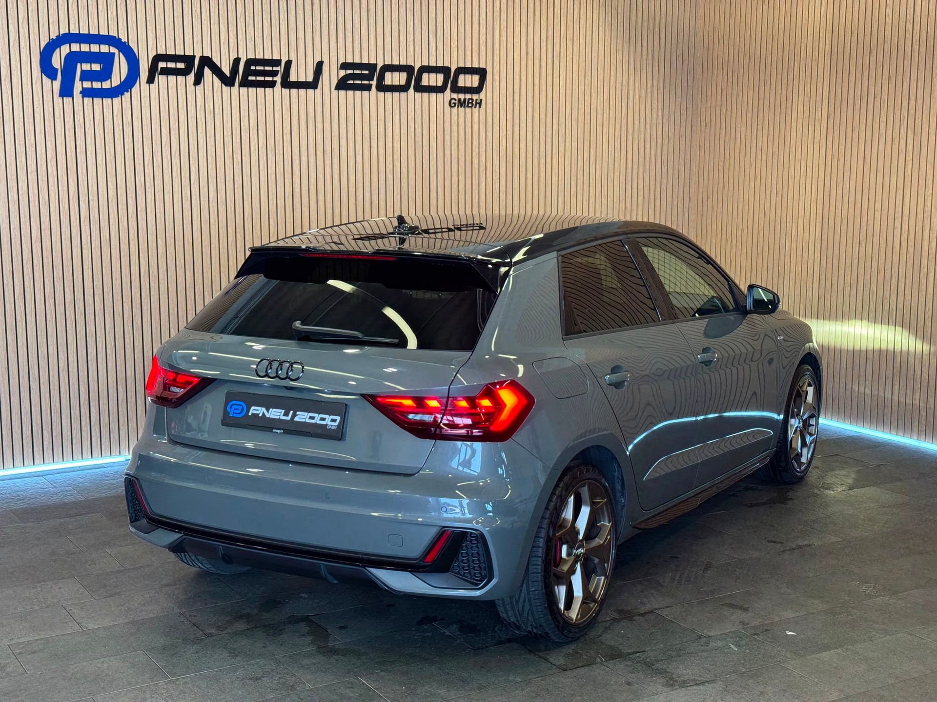 AUDI A1 Sportback 35 TFSI S Line S-tronic-image-4