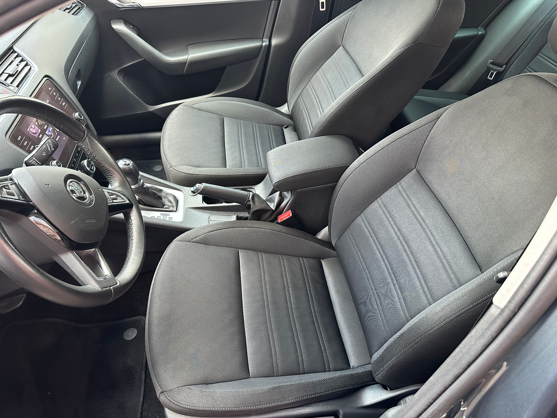 SKODA Octavia Combi 2.0 TDI Ambition 4x4-image-10