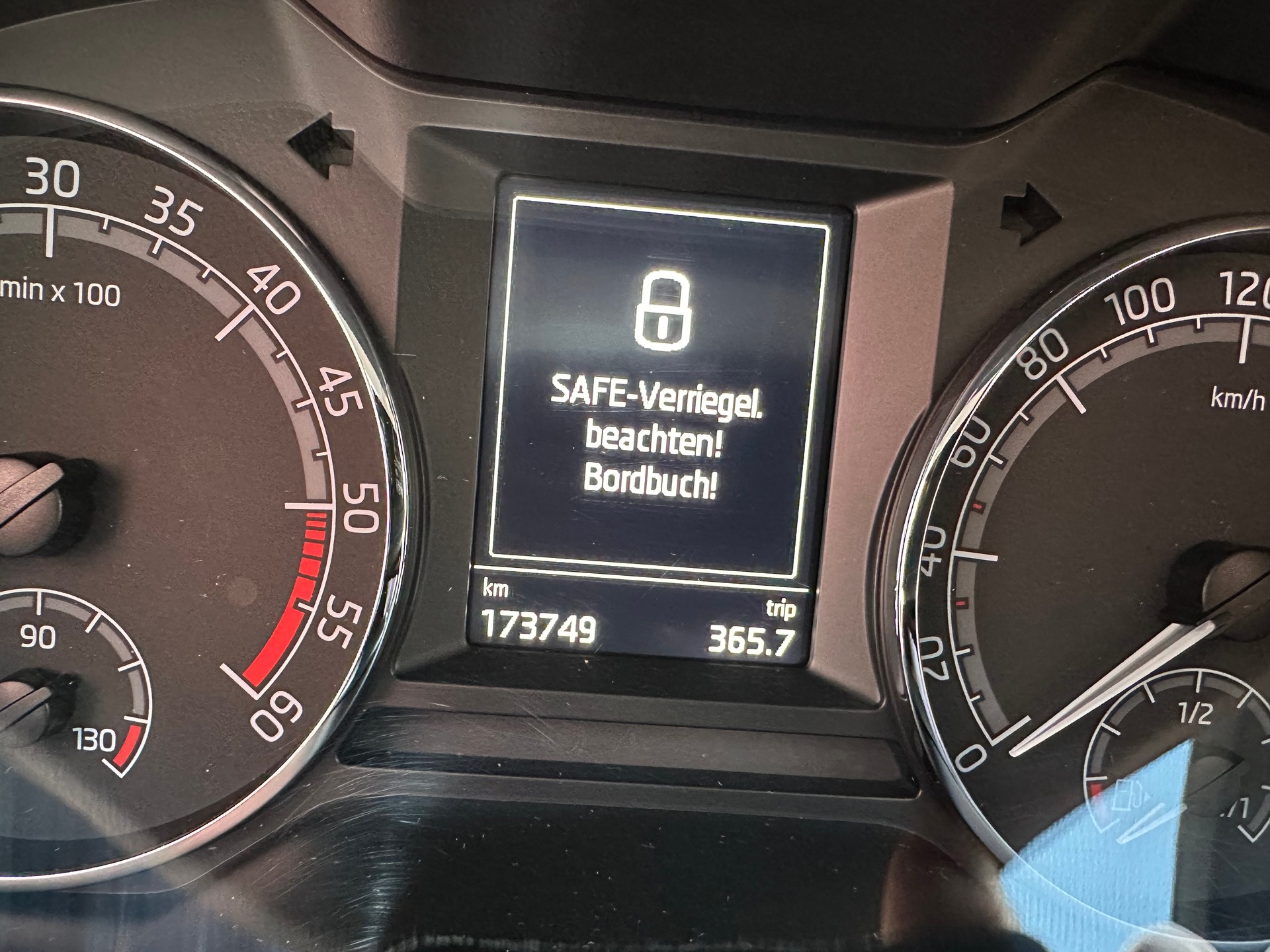 SKODA Octavia Combi 2.0 TDI Ambition 4x4-image-7