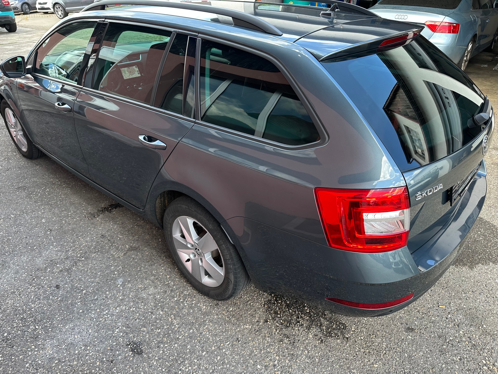 SKODA Octavia Combi 2.0 TDI Ambition 4x4-image-5