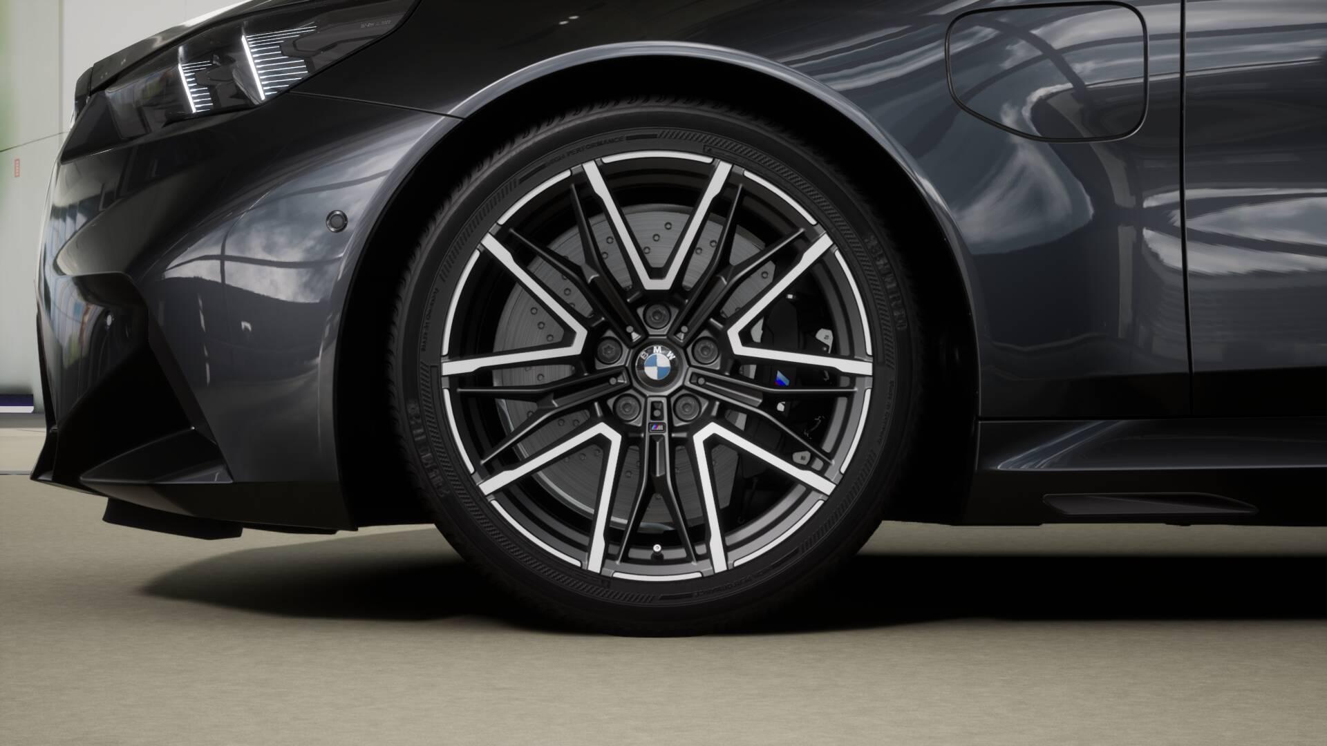 BMW M5 xDrive Touring-image-6