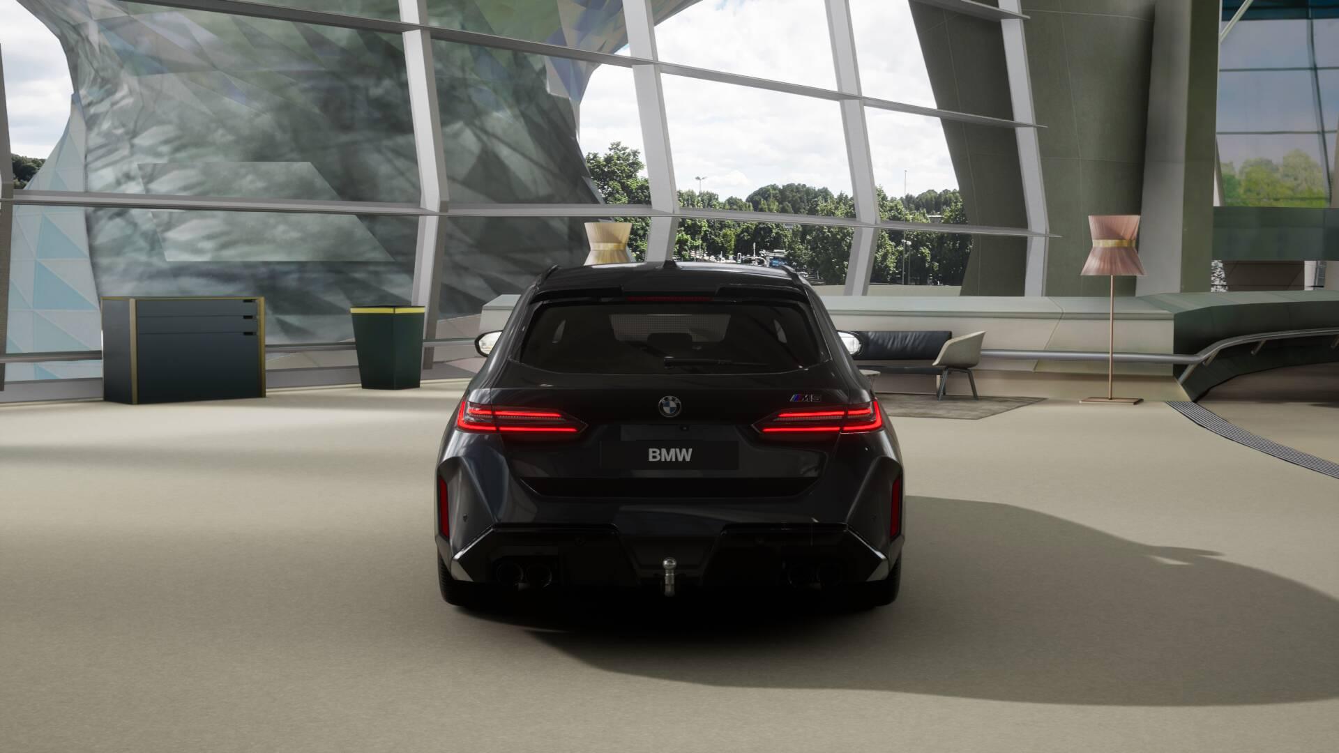 BMW M5 xDrive Touring-image-4