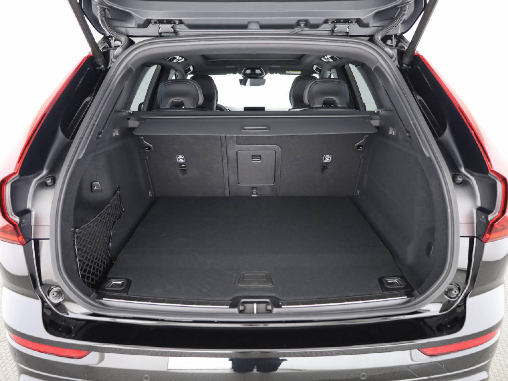 VOLVO XC60 2.0 T6 TE Black Edition eAWD-image-30