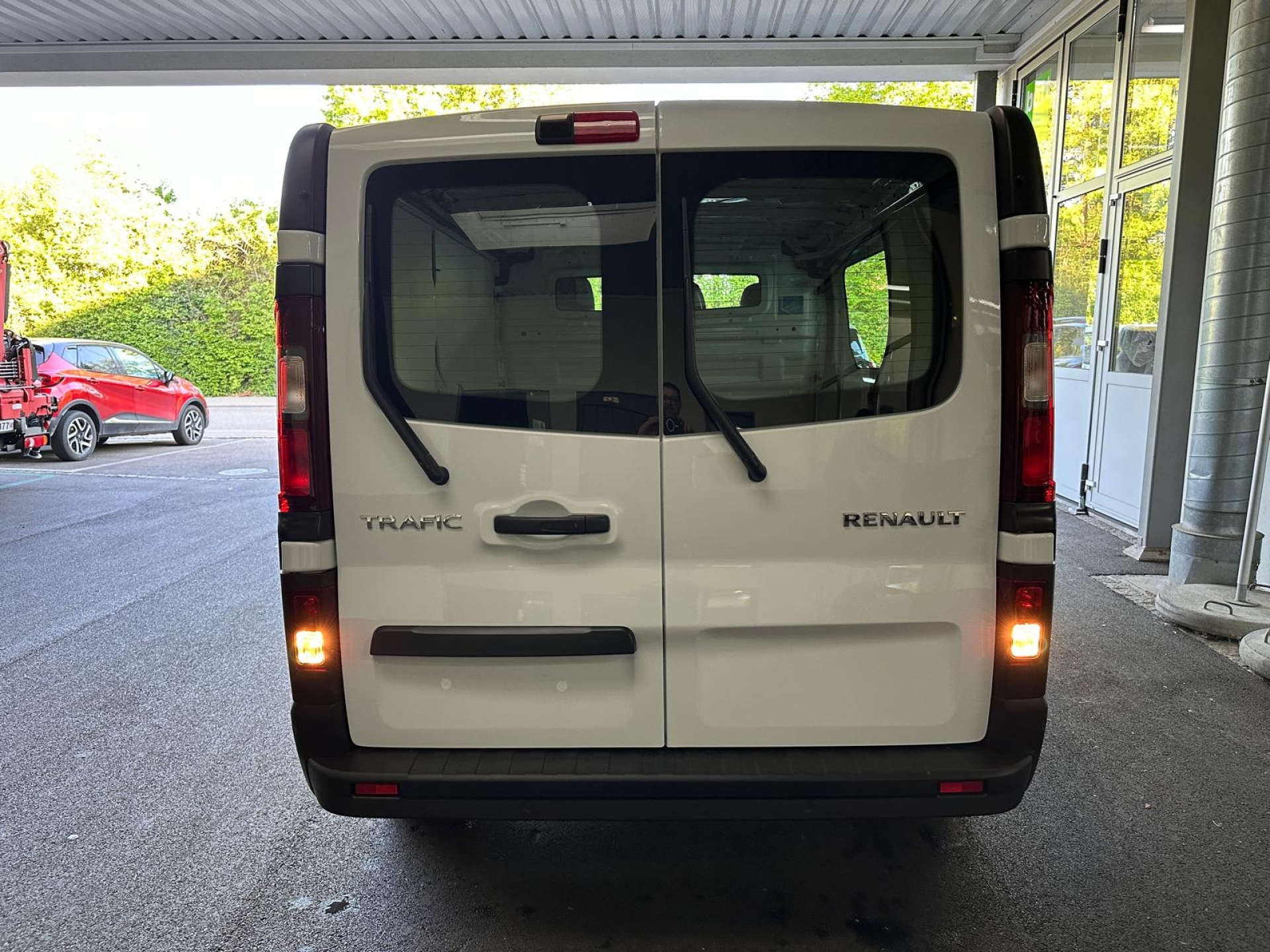 RENAULT Trafic Kastenwagen-image-3