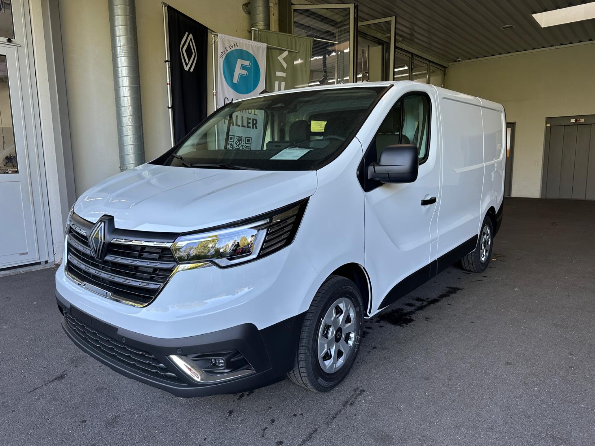 RENAULT Trafic Kastenwagen-image-0