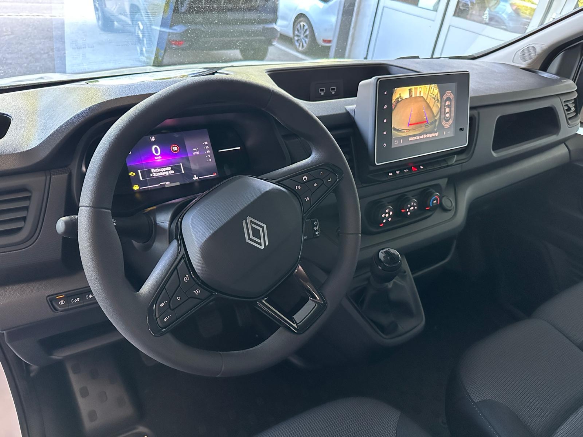 RENAULT Trafic Kastenwagen-image-10