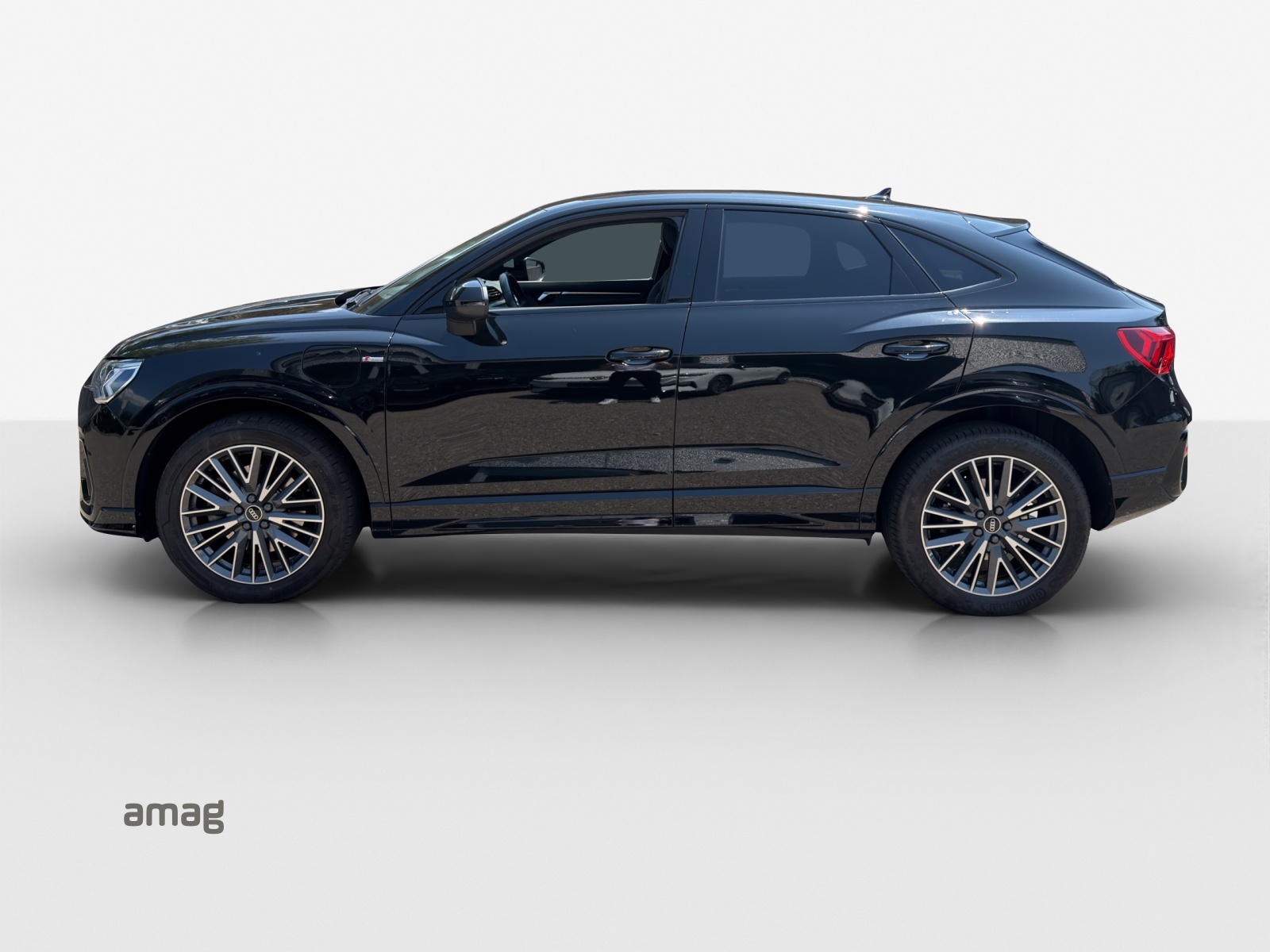 AUDI Q3 Sportback 45 TFSI e S line S-tronic-image-1