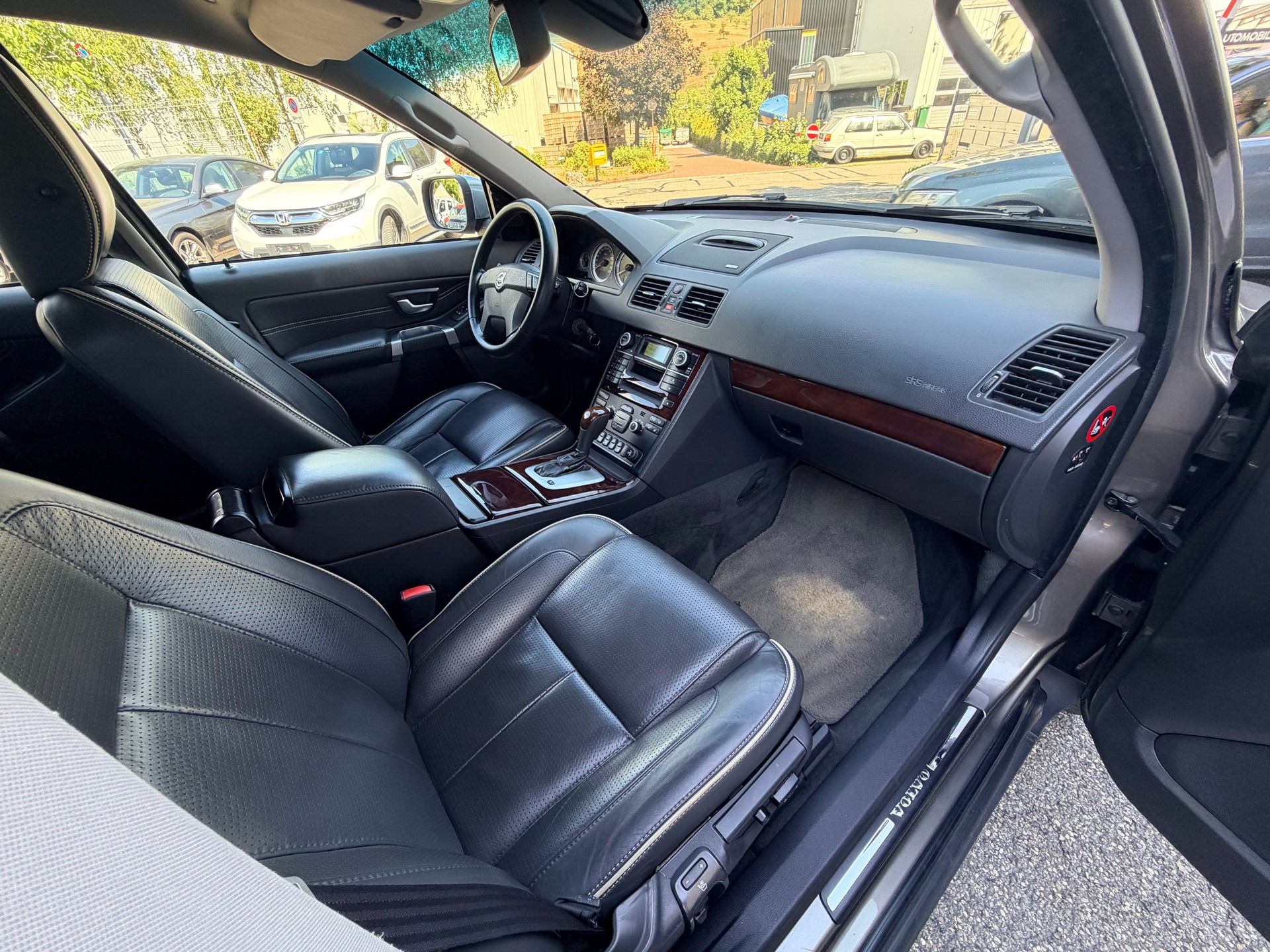 VOLVO XC90 D5 AWD Executive Geartronic-image-8