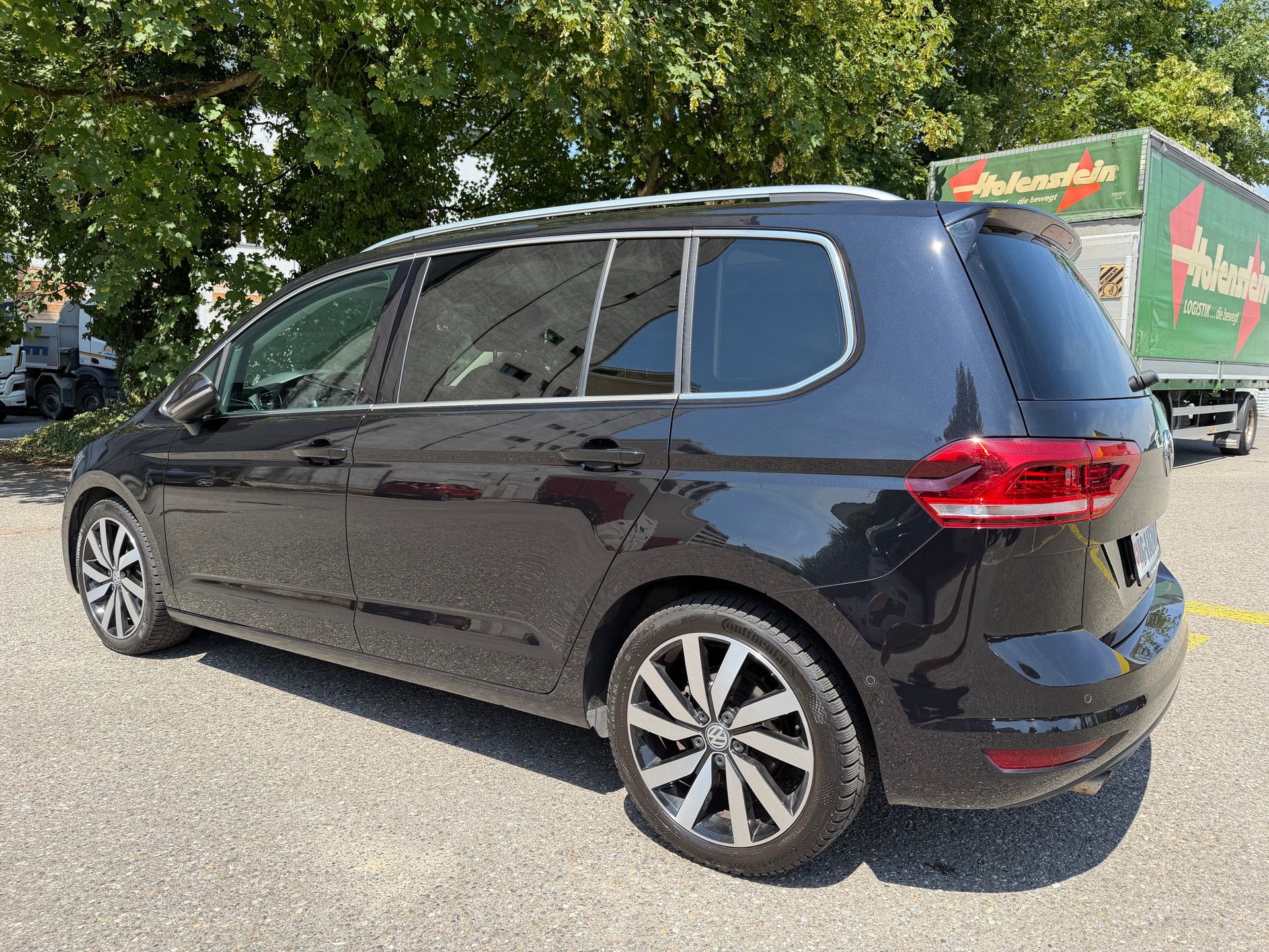 VW Touran 2.0 TDI BlueMotion Technology Highline DSG-image-2