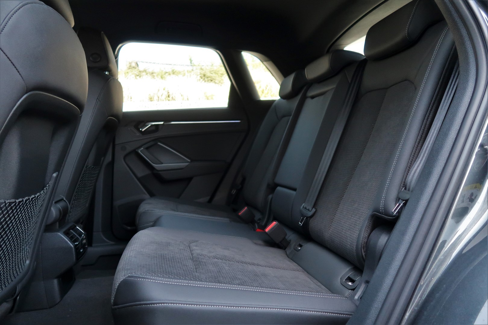 AUDI Q3 45 TFSI e S line S-tronic-image-4