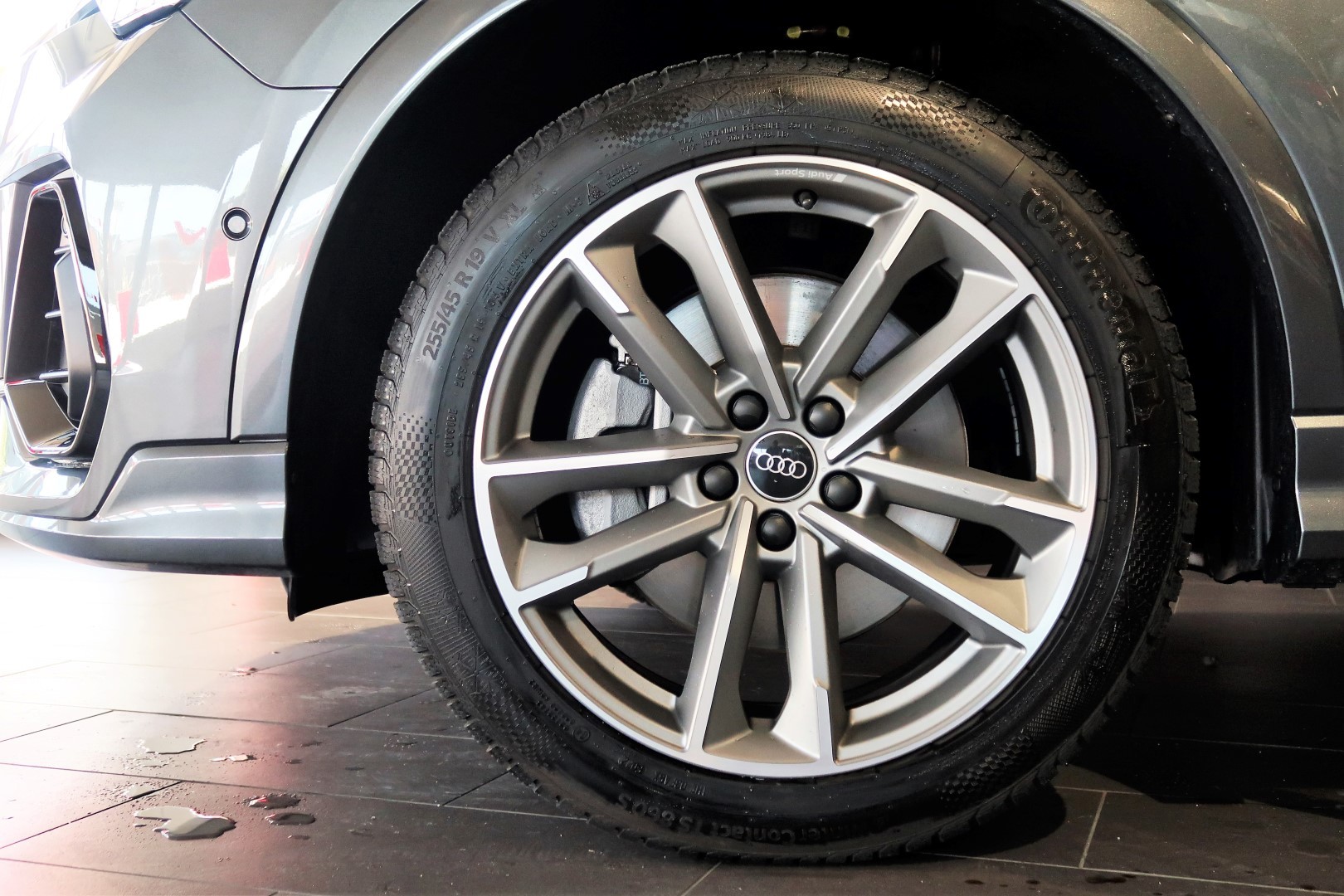 AUDI Q3 45 TFSI e S line S-tronic-image-9