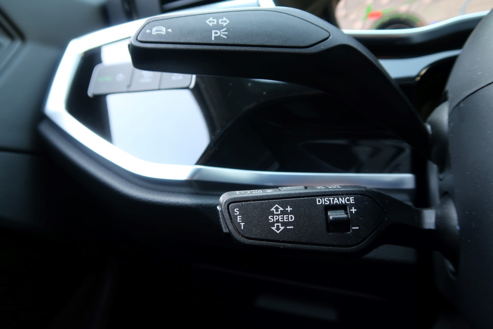 AUDI Q3 45 TFSI e S line S-tronic-image-5
