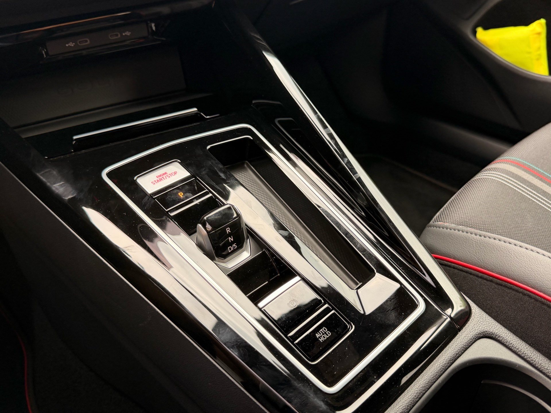 VW Golf GTI 2.0 TSI DSG 325 PS EDITION 50 *** AKRAPOVIC & 5 JAHRE VW WERKSGARANTIE ***-image-24